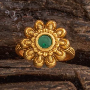 Elegant Green Stone Finger Ring for Stylish Look