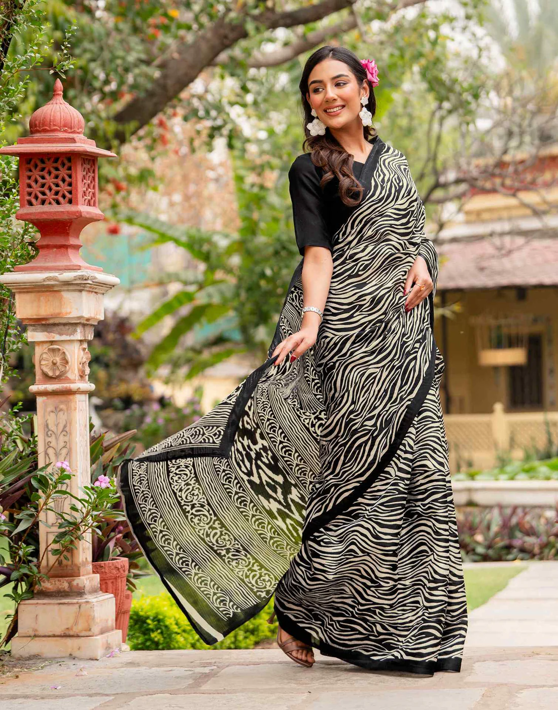 Black Khadi Printed Saree for Elegant Ethnic & Casual Wear - Image 3